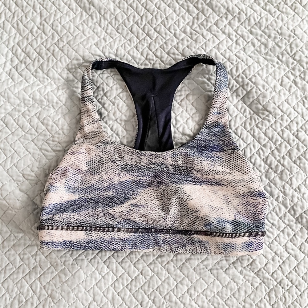 Lululemon sports bra
